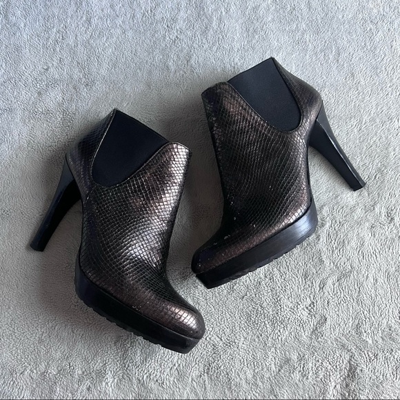 Stuart Weitzman Shoes - Stuart Weitzman Whoop Heel Leather Chelsea Ankle Boot Bootie Sable Viper Snake